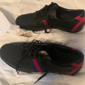 Gucci Shoes size 11 never worn